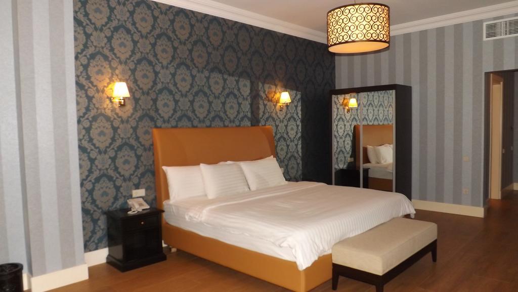 באטומי Hotel & Casino President מראה חיצוני תמונה